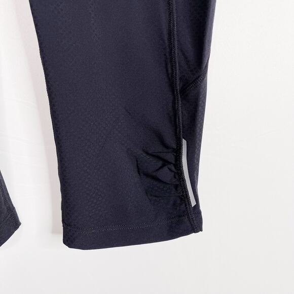 Athleta Black XSmall XS Mesh Textured Crop Capri Leggings Workout Running Pocket - Picture 5 of 11